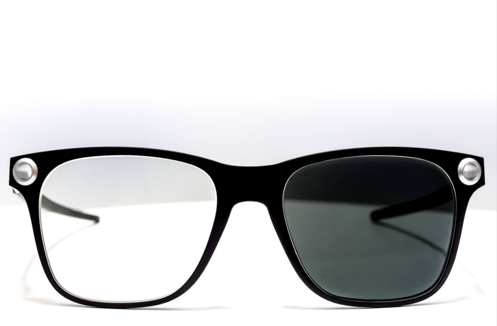 How Do Transition Lenses Work